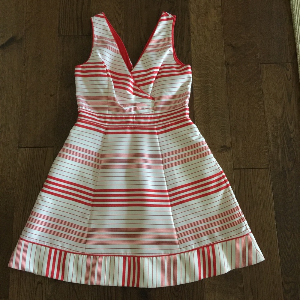Jessica’s Simpson red candy stripe dress 6 white
